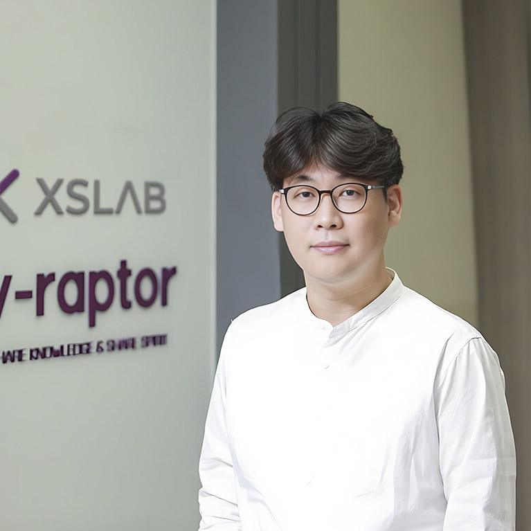 XSLAB CEO's Photo